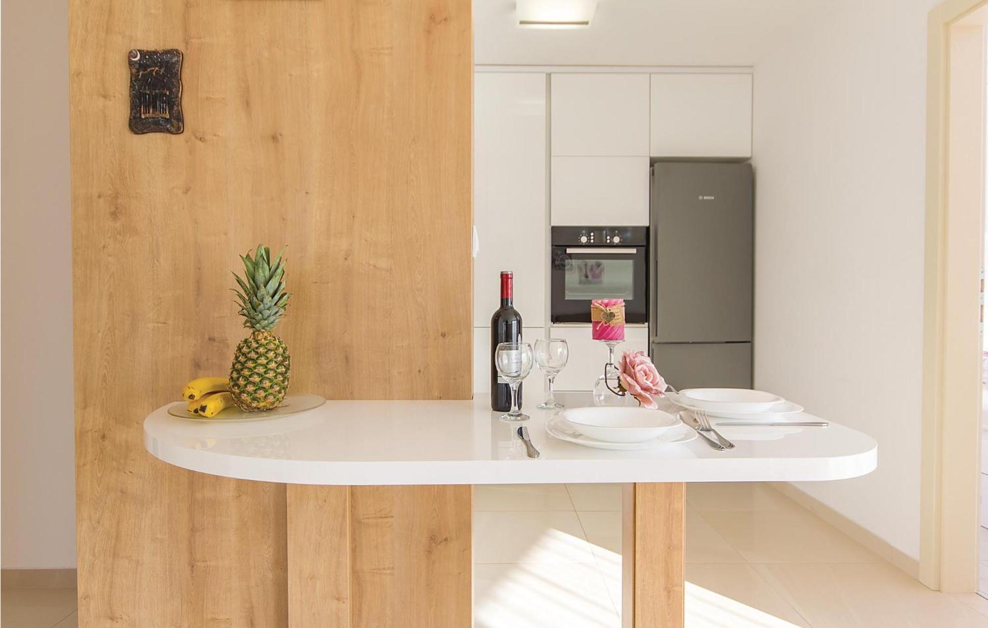Lovely Apartment In Medulin With Kitchen Exterior foto